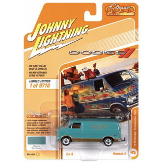 Johnny Lightning 1:64 Classic Gold - 1976 Dodge Tradesman Van Gloss Mint Green