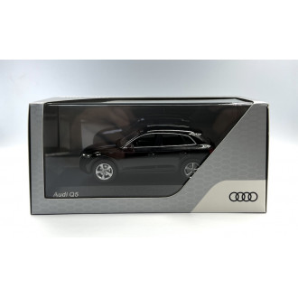 Spark 1:43 - Audi Q5 Black