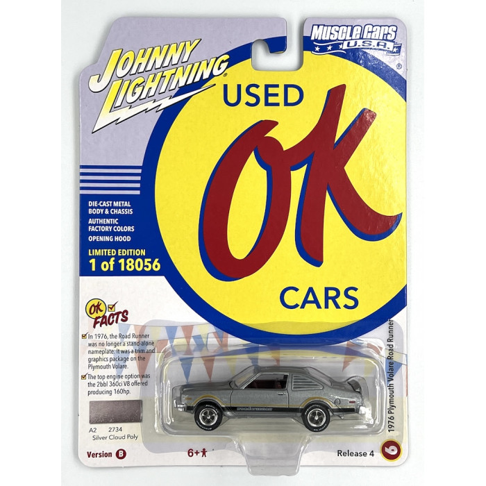 Johnny Lightning 1:64 - Muscle Cars U.S.A. - 1976 Plymouth Road Runner Silver Cloud Poly