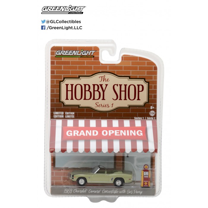 Greenlight 1:64 - The Hobby Shop 1969 Chevrolet Camaro Convertible With Gas Pump